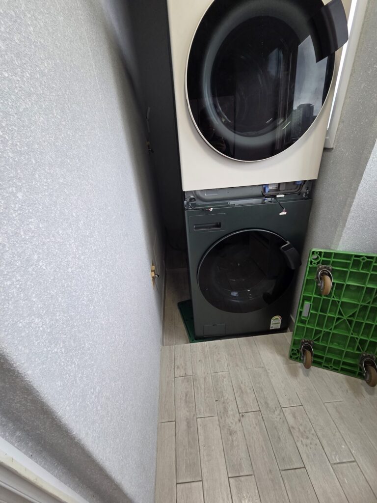 AS센터 조치 후 작업 공간을 확보한 세탁기
